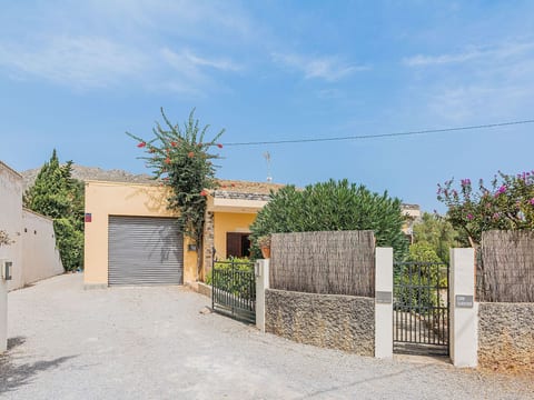 Finca "Can Sureda" mit Garten, Grill und Terrasse