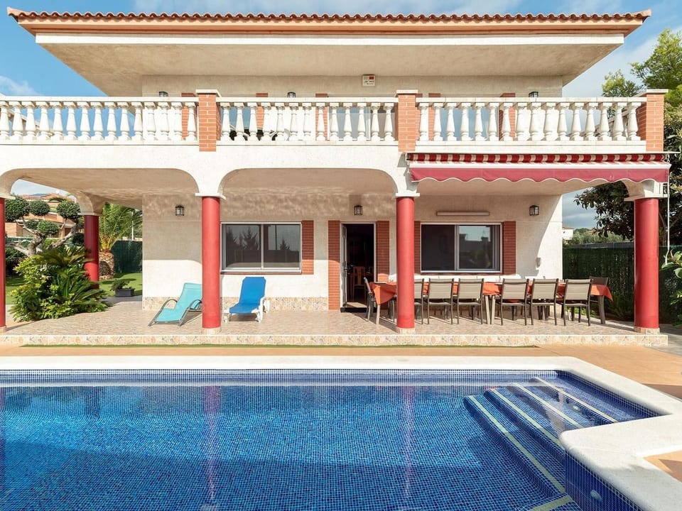 Chalet 'Vista Cunit' mit privatem Pool - Cubelles