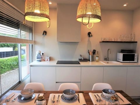 Apartment mit Meerblick, Terrasse und Schwimmbad