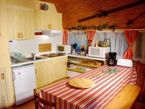 Charmantes Ferienhaus mit gemeinsamem Grill