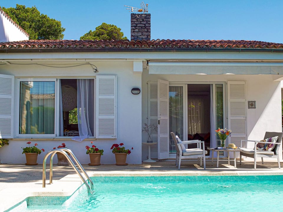 Landhaus mit Garten, Sonnenterrasse sowie überdachter Terrasse und Pool in Stra - Cala Ratjada