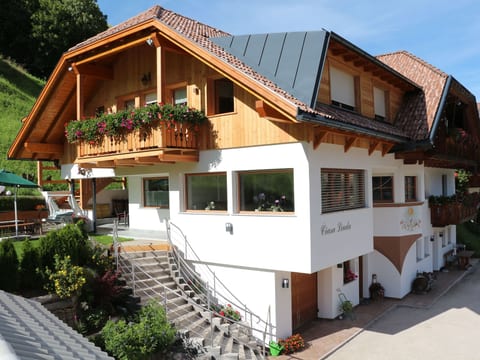 Wohnung "Ciasa Linda App. 1"