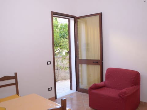 Wohnung in Custonaci mit Kleinem Garten