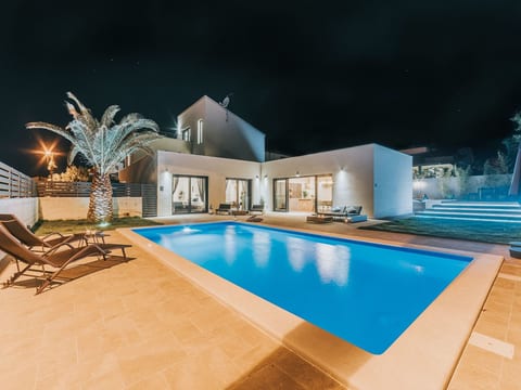 Haus in Novigrad mit privatem Pool