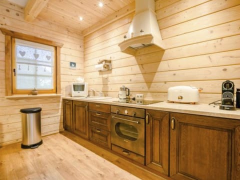 Charmantes Ferienhaus in Dębina mit Offenem Kamin