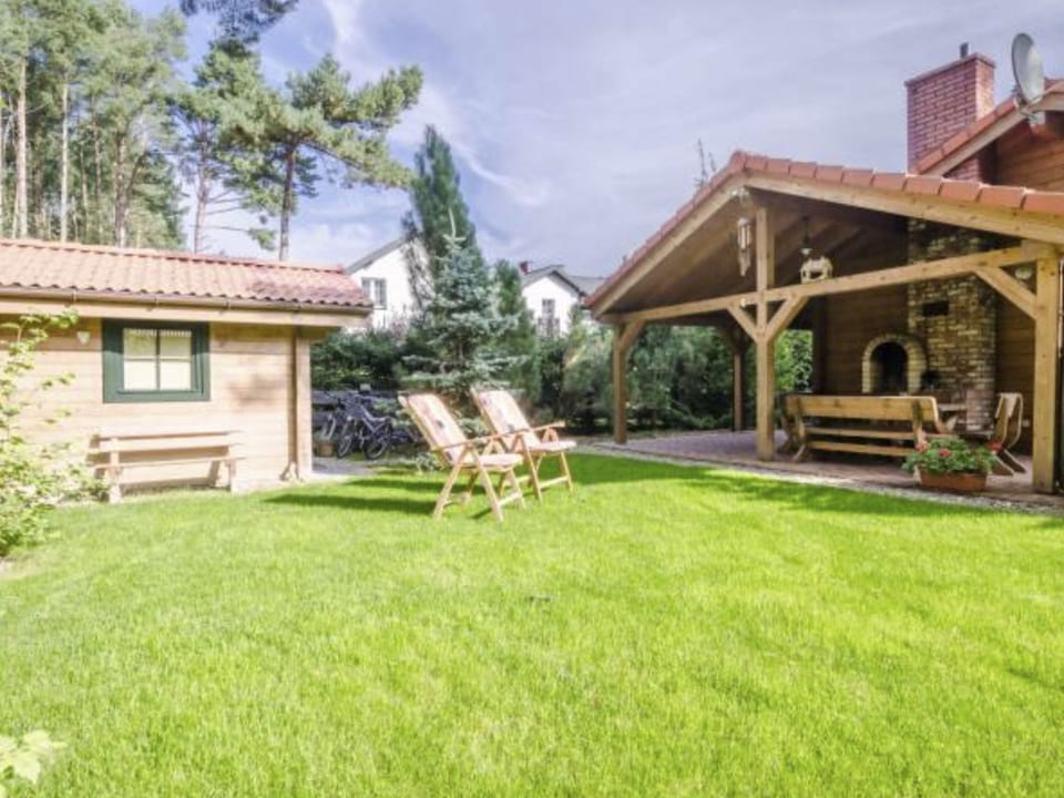 Charmantes Ferienhaus in Dębina mit Offenem Kamin - Dębina