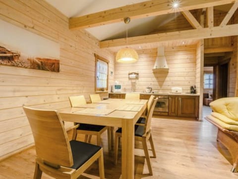Charmantes Ferienhaus in Dębina mit Offenem Kamin