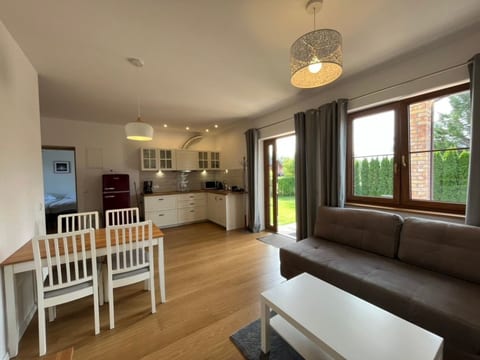 Komfortable Wohnung mit Garten, in der Nähe des Meeres
