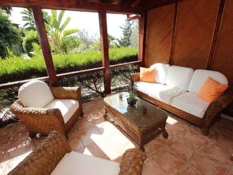 Geräumiges Ferienhaus mit Kaminofen und Terrasse