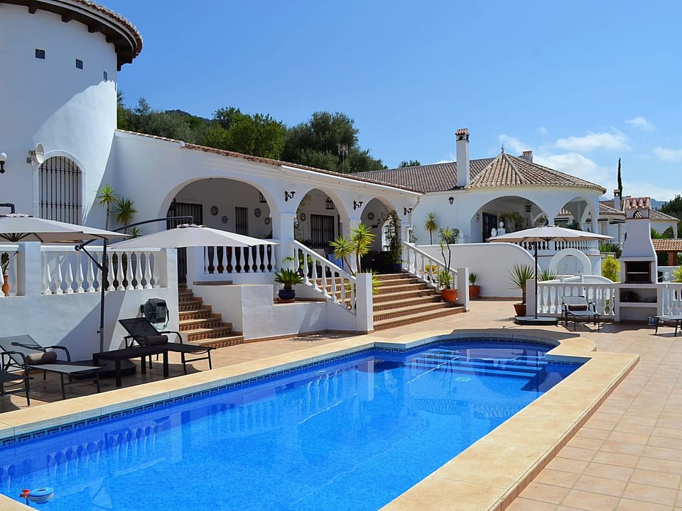 Villa mit Blick auf das Wasser - Periana