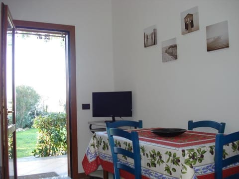 Gemütliches Appartement in Capoliveri mit Grill und Terrasse