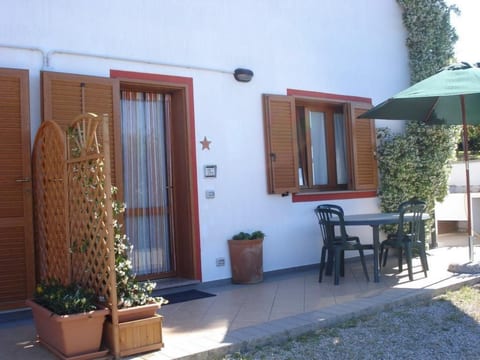 Appartement in Capoliveri mit Grill, Garten und Terrasse