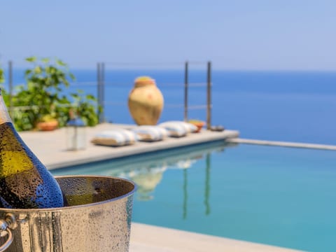 Villa Battiato - Haus n Pool