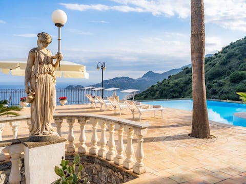 Villa Finù - Panoramavilla mit Pool