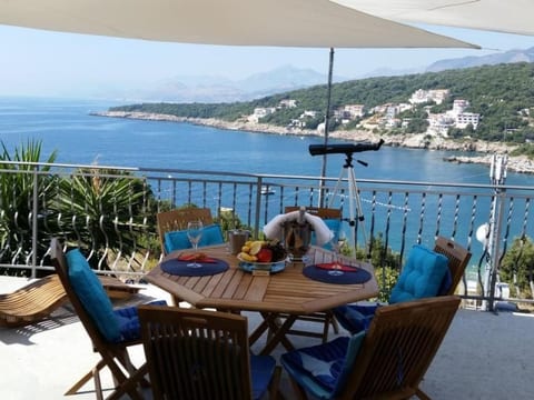 Gemütliche Wohnung mit Meerblick vom Balkon aus