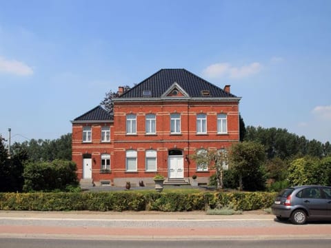 mit Terrasse