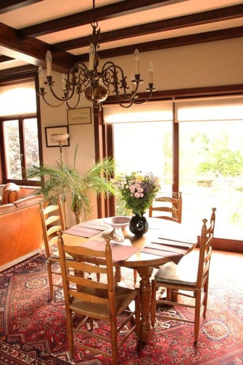 mit Terrasse