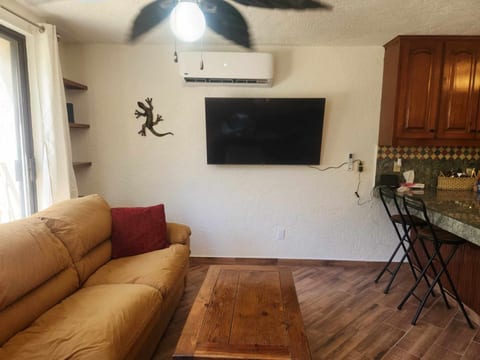 2 Bdrm/2Ba Washer/Dryer. Pools. Short or long term