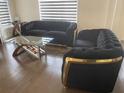 Haus in Brampton mit privatem Parkplatz