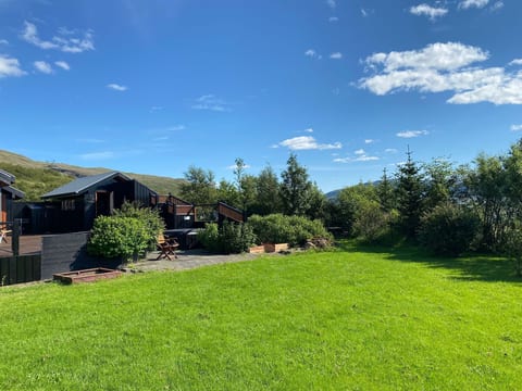 in Saurbaer mit Garten und Terrasse