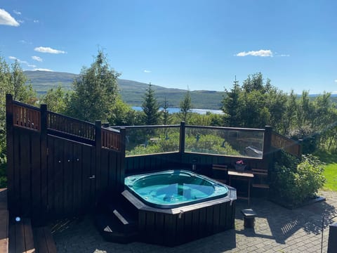in Saurbaer mit Garten und Terrasse
