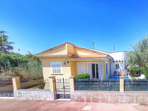 Villa "Estel" mit eigenem Schwimmbad
