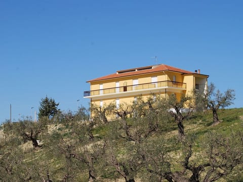 Residenz Borgo Offida mit großem Garten