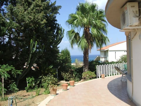 Villa Aliotis 200m vom Meer entfernt