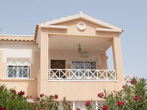 Appartement mit Dachterrasse und Balkon plus Gemeinschaftspool, in der Nähe von