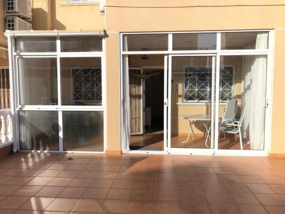 Hübsche Erdgeschosswohnung mit großem Garten - Torrevieja