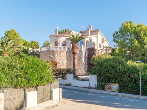 Imposante Ferienvilla mit großem Pool
