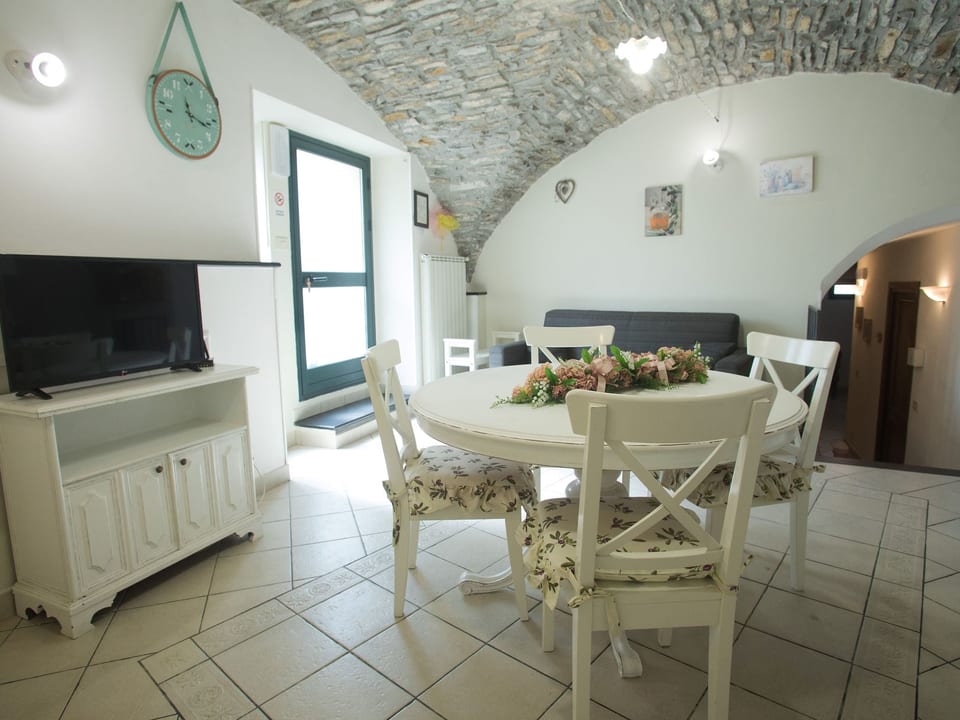 Charmantes Appartment in Diano San Pietro - Diano Castello