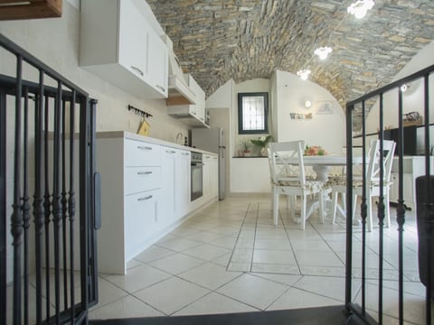 Charmantes Appartment in Diano San Pietro