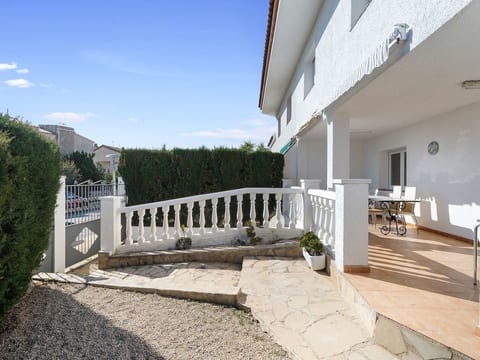 mit Privatpool, Garten, in Strandnähe