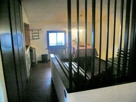 In einer Villa mit Garten und Blick auf den Gardasee