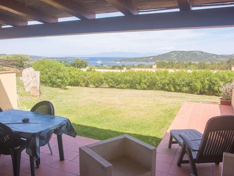 Villa mit Garten und Meerblick