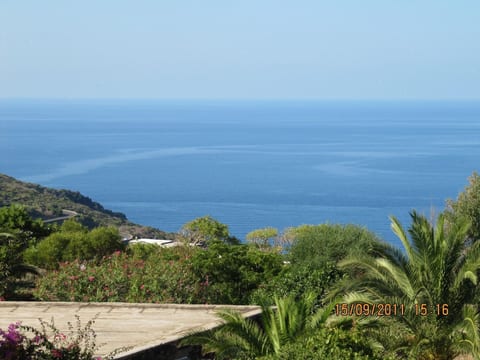 Dammuso mit Terrasse und Meerblick