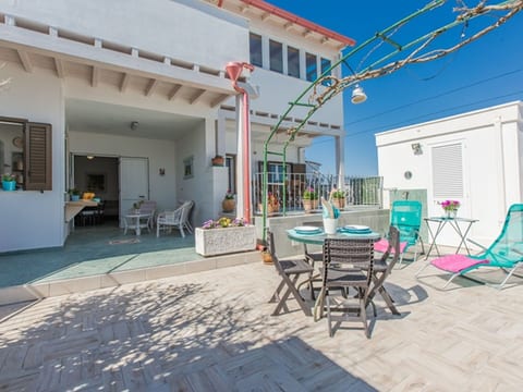 Villa Laura 50 m vom Sandstrand entfernt