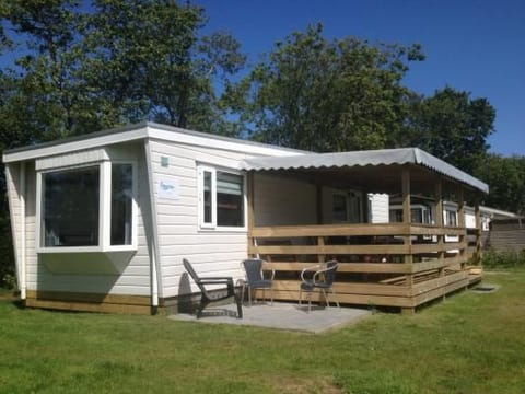 Strandnahes Chalet mit überdachter Veranda