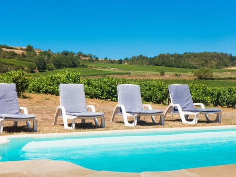 mit eigenem Pool
