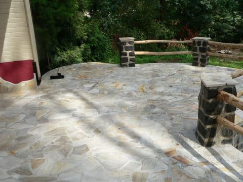 in ruhiger Lage am Waldrand mit Terrasse und großem Grundstück