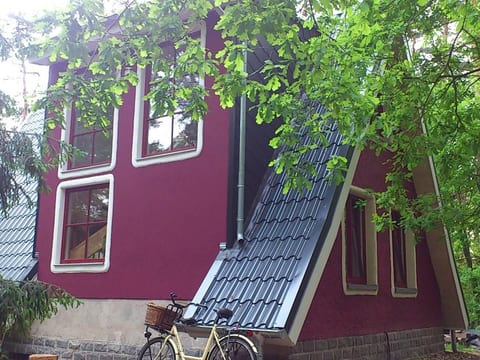 in ruhiger Lage am Waldrand mit Terrasse und großem Grundstück