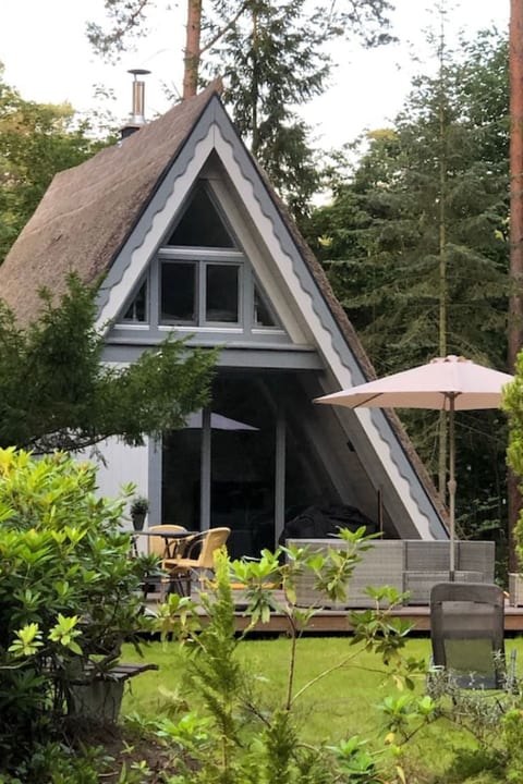 Reetdach Ferienhaus am Lübbesee Sauna Bootsteg neu