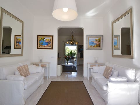 in Colonia De Sant Pere mit Grill, Garten und Terrasse