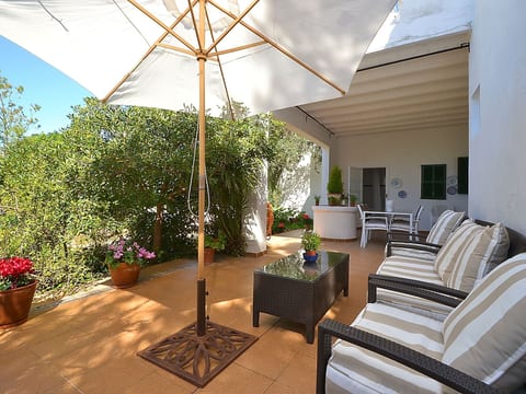 in Colonia De Sant Pere mit Grill, Garten und Terrasse