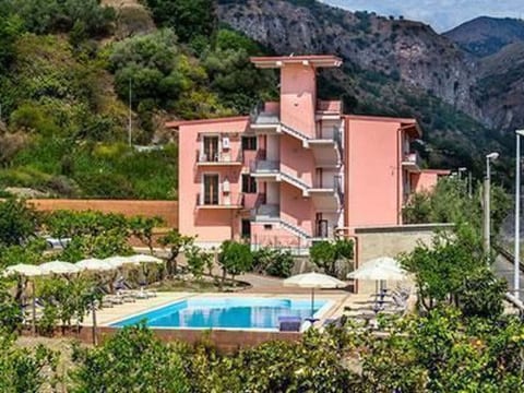 'Mare Taormina