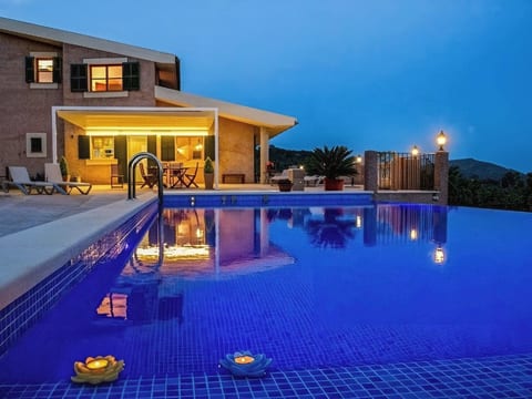 Schöne Finca mit Aussicht, Pool und Jacuzzi