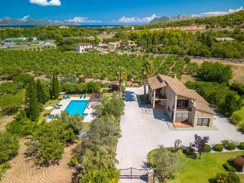 Schönes Landhaus mit Pool für 10 Personen in Strandnähe