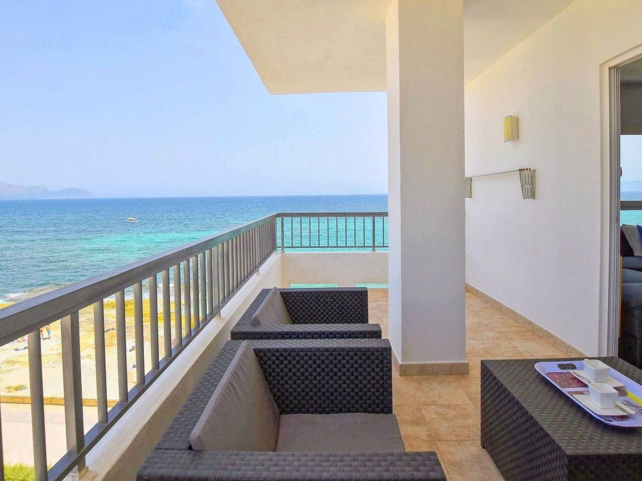 Moderne Wohnung vor dem Meer von Son Baulo