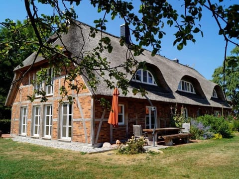 Reethaus Mertinat ''For Ten'' mit Meerblick